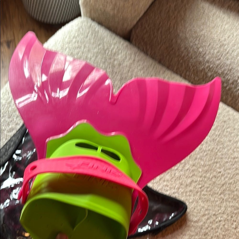 FINIS Pink and Green Mermaid Swim Fin - Picture 8 of 9